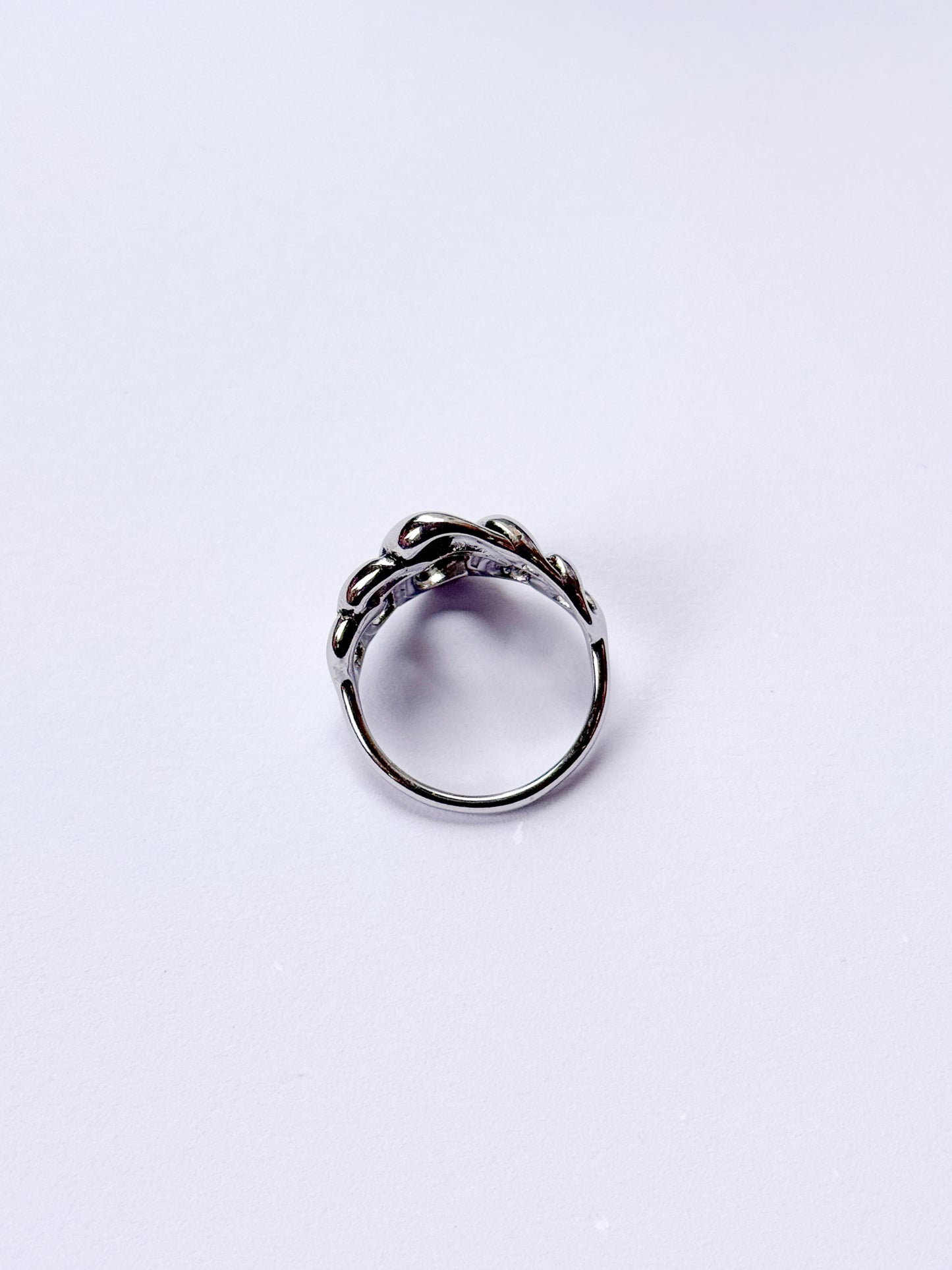 Anillo enredadera plateada