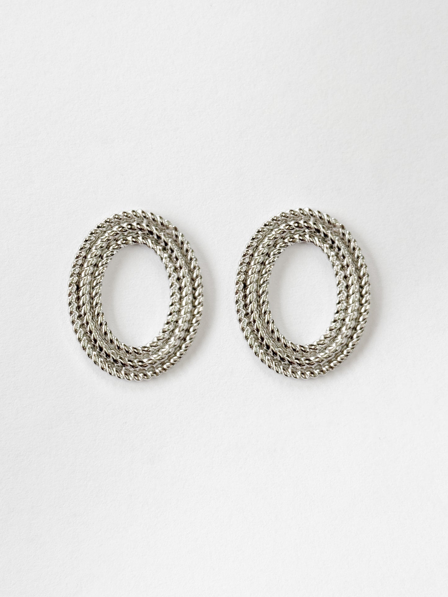 Aretes ovalado texturizado