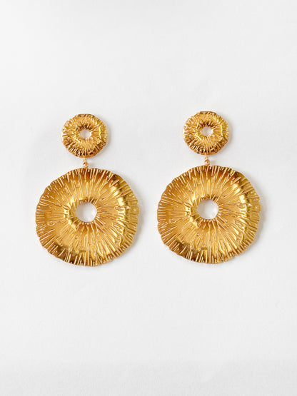 Aretes colgantes circulo martillado