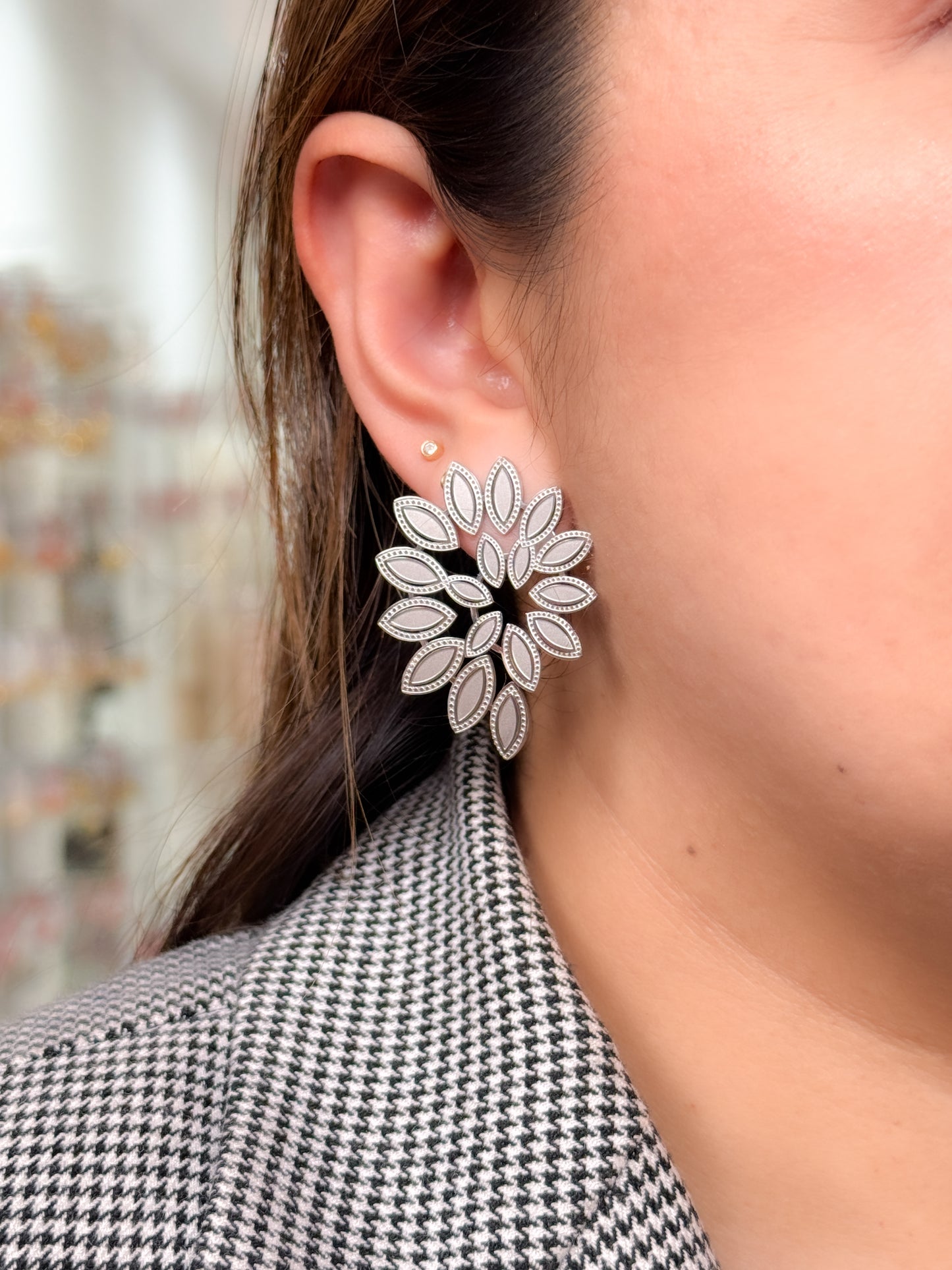 Aretes hojas en caracol