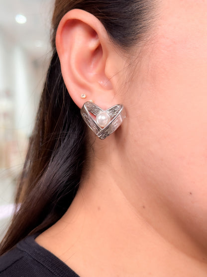 Aretes corazón emperlado