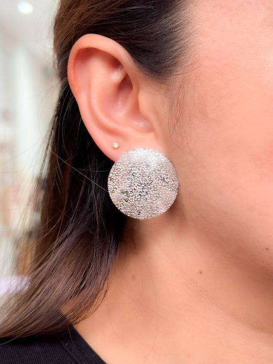 Aretes círculo texturizado