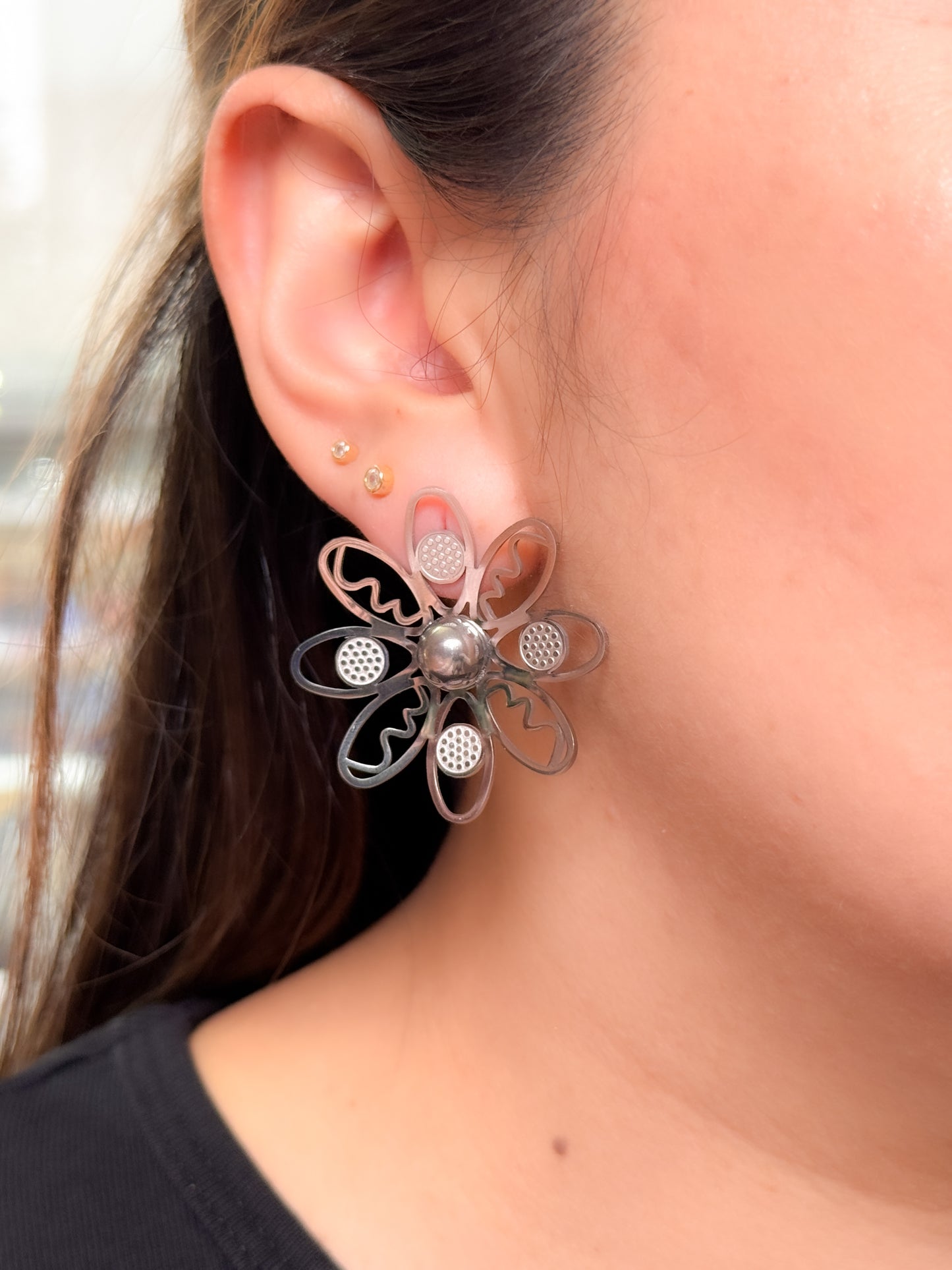 Aretes flor con formas internas