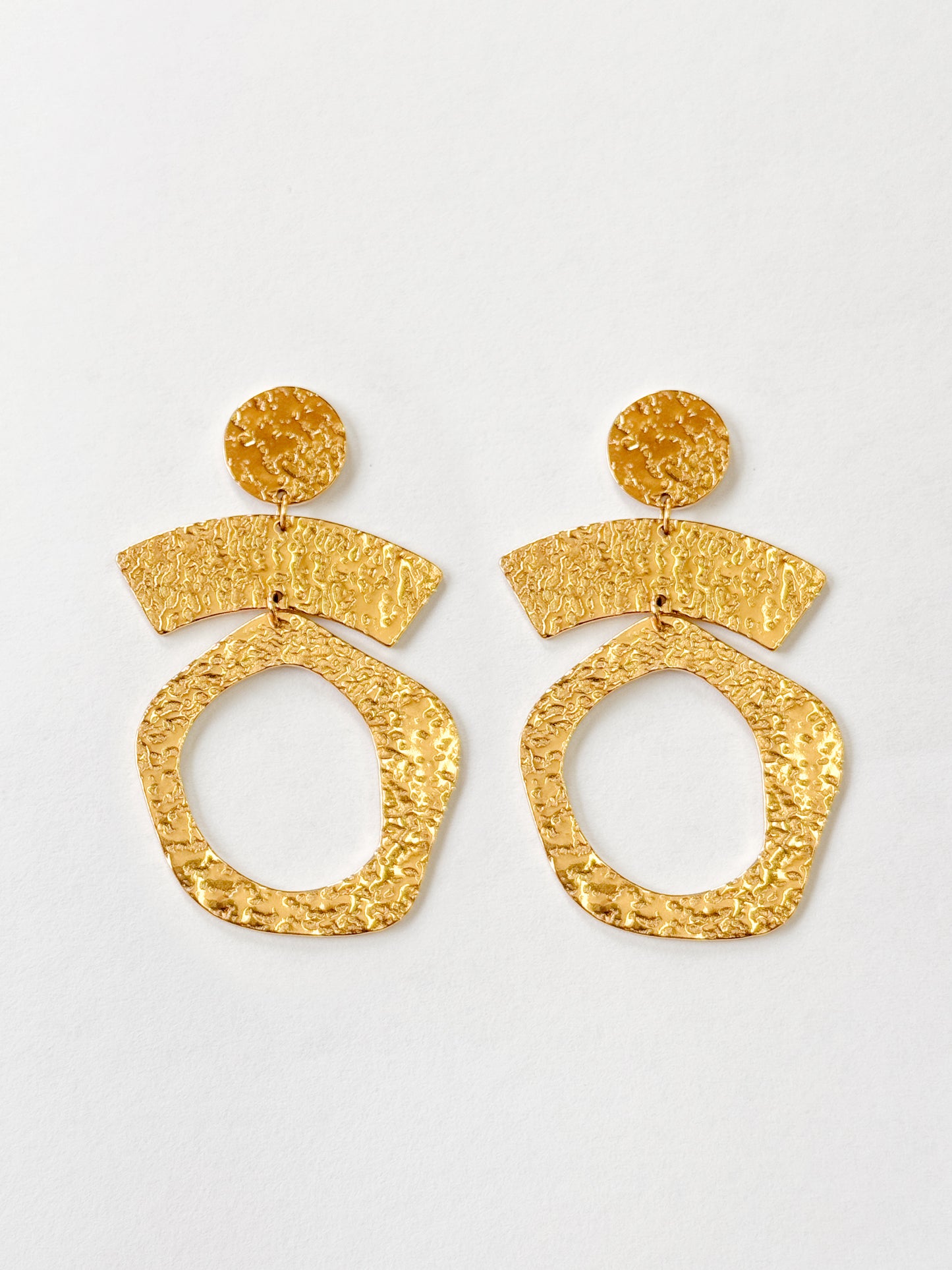 Aretes formas variadas martilladas