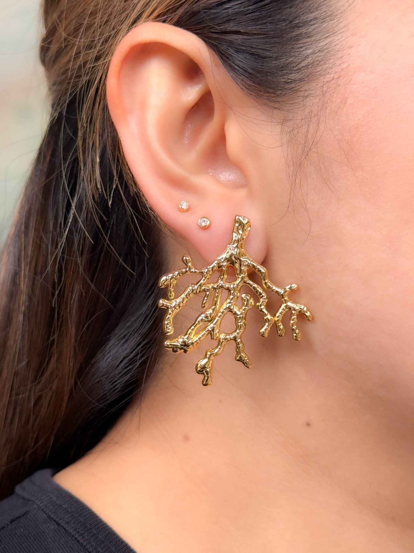 Aretes raíces doradas