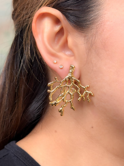 Aretes raíces doradas