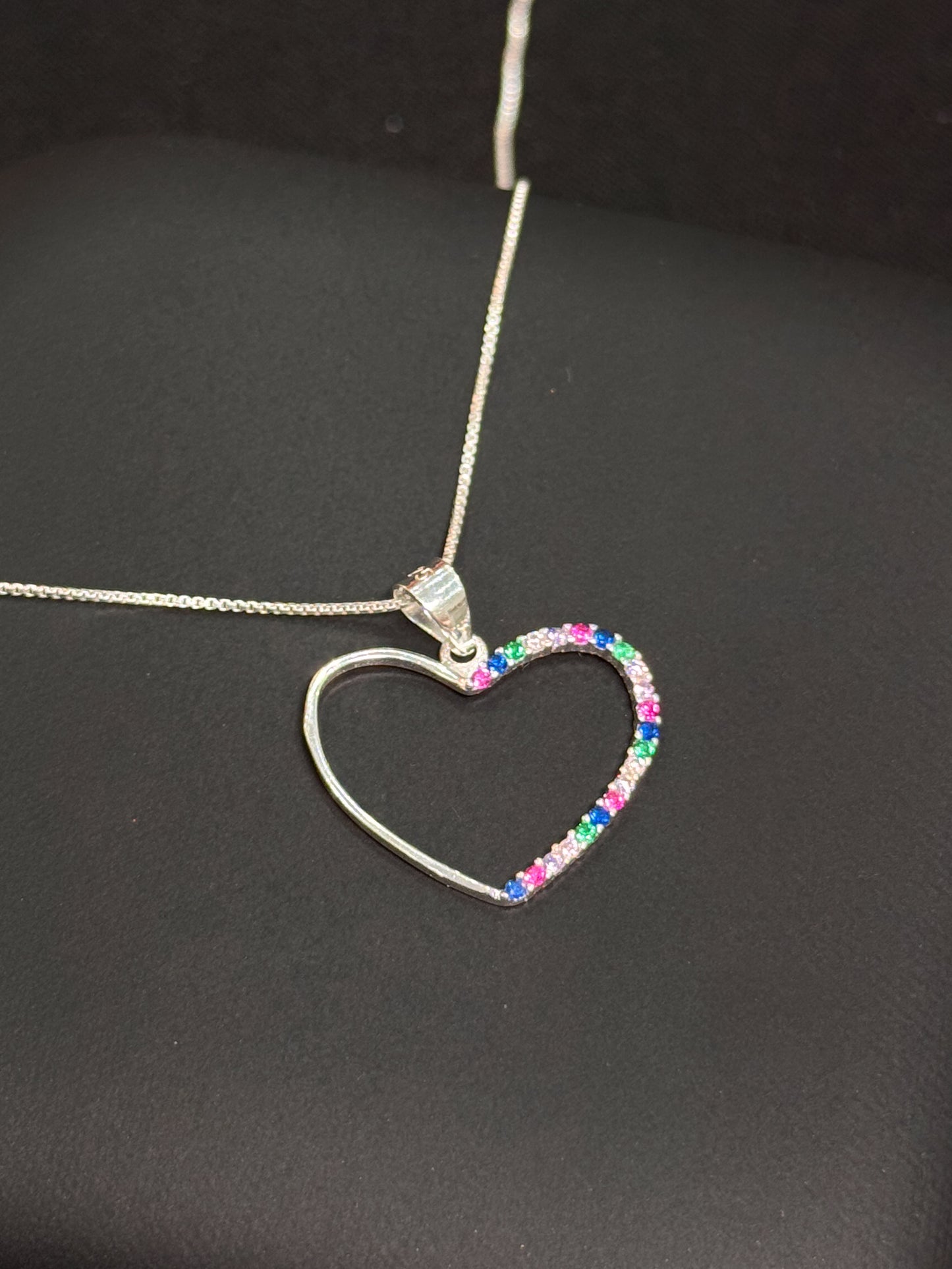 Cadena de corazón medio circones