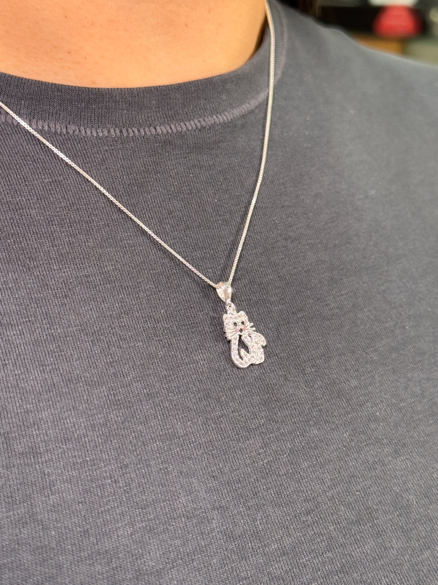 Cadena gato brillante