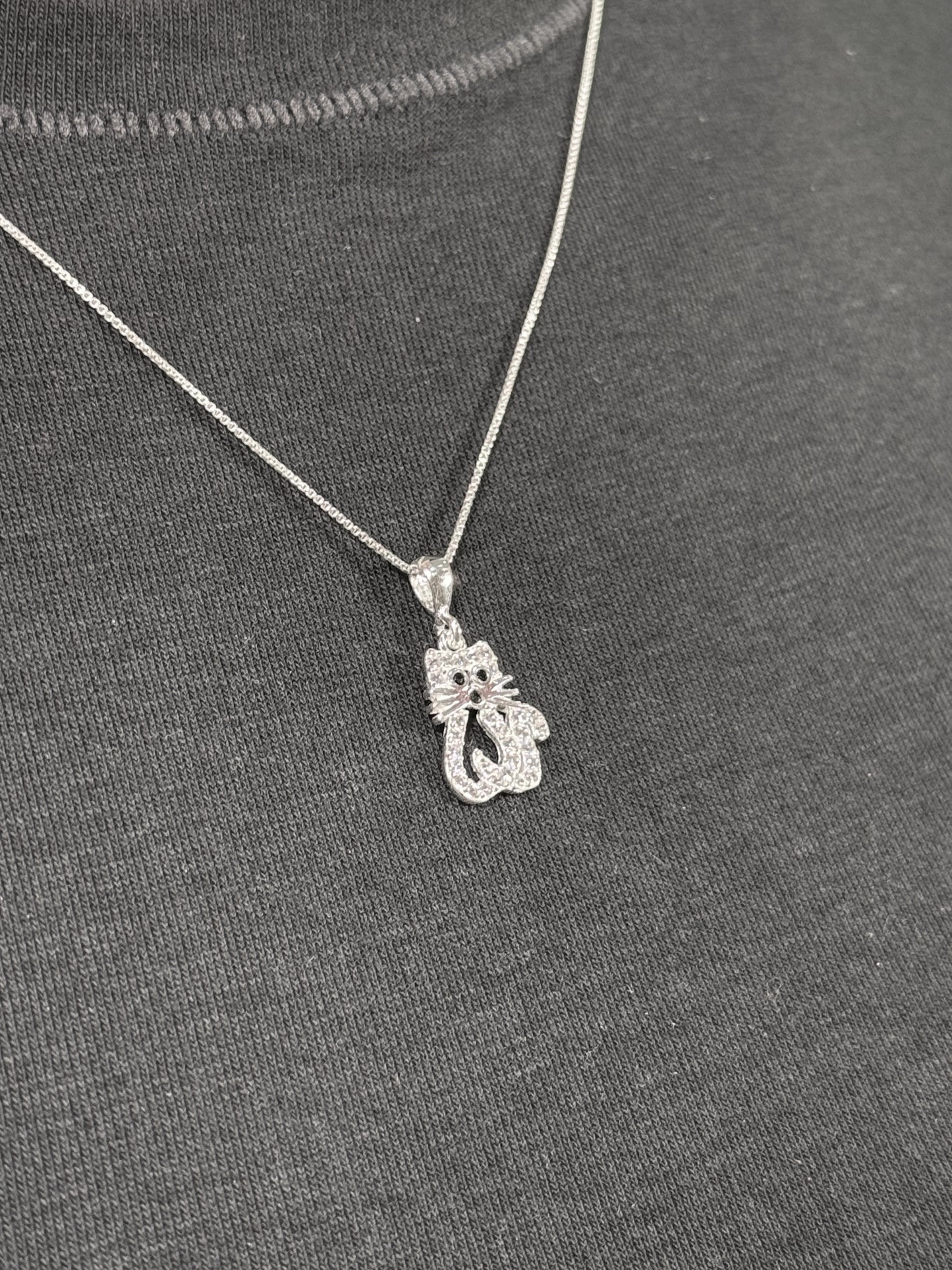 Cadena gato brillante