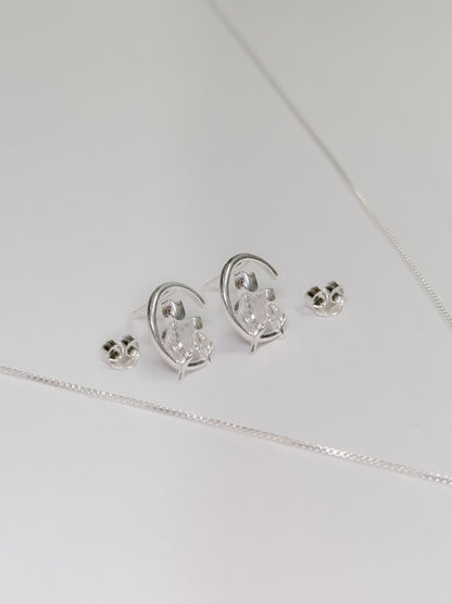 Juego de gatos en luna