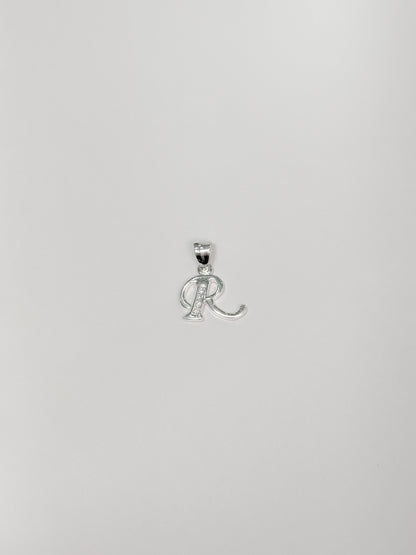 Cadena con inicial con dije colgante