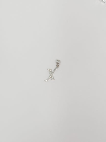 Cadena con inicial con dije colgante