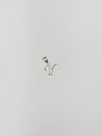 Cadena con inicial con dije colgante