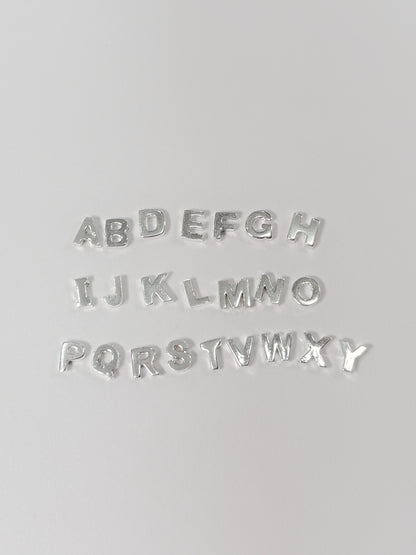 Cadena con inicial con dije pasante