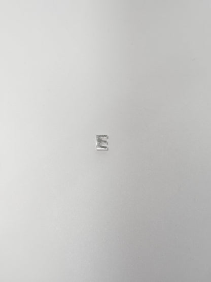 Cadena con inicial con dije pasante