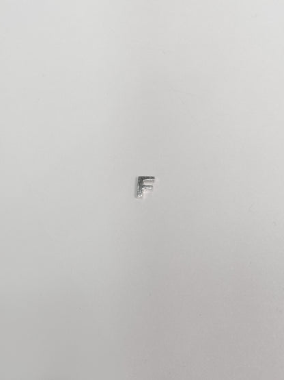 Cadena con inicial con dije pasante