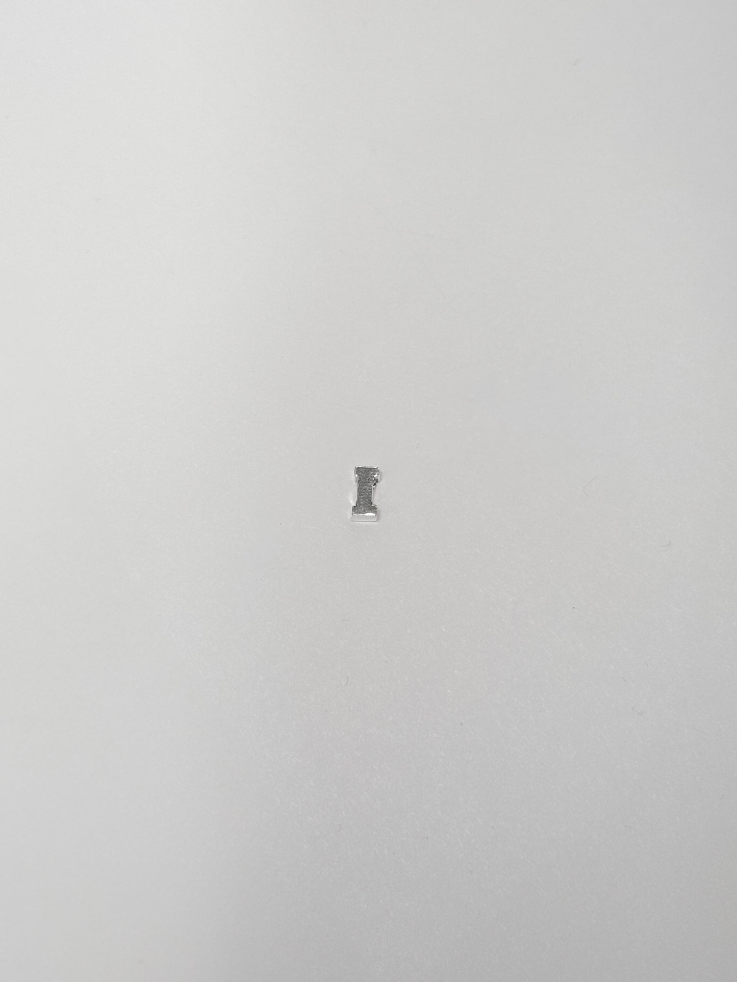 Cadena con inicial con dije pasante