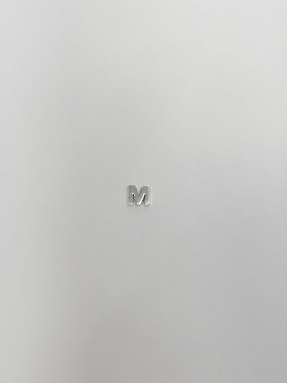 Cadena con inicial con dije pasante