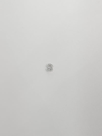 Cadena con inicial con dije pasante