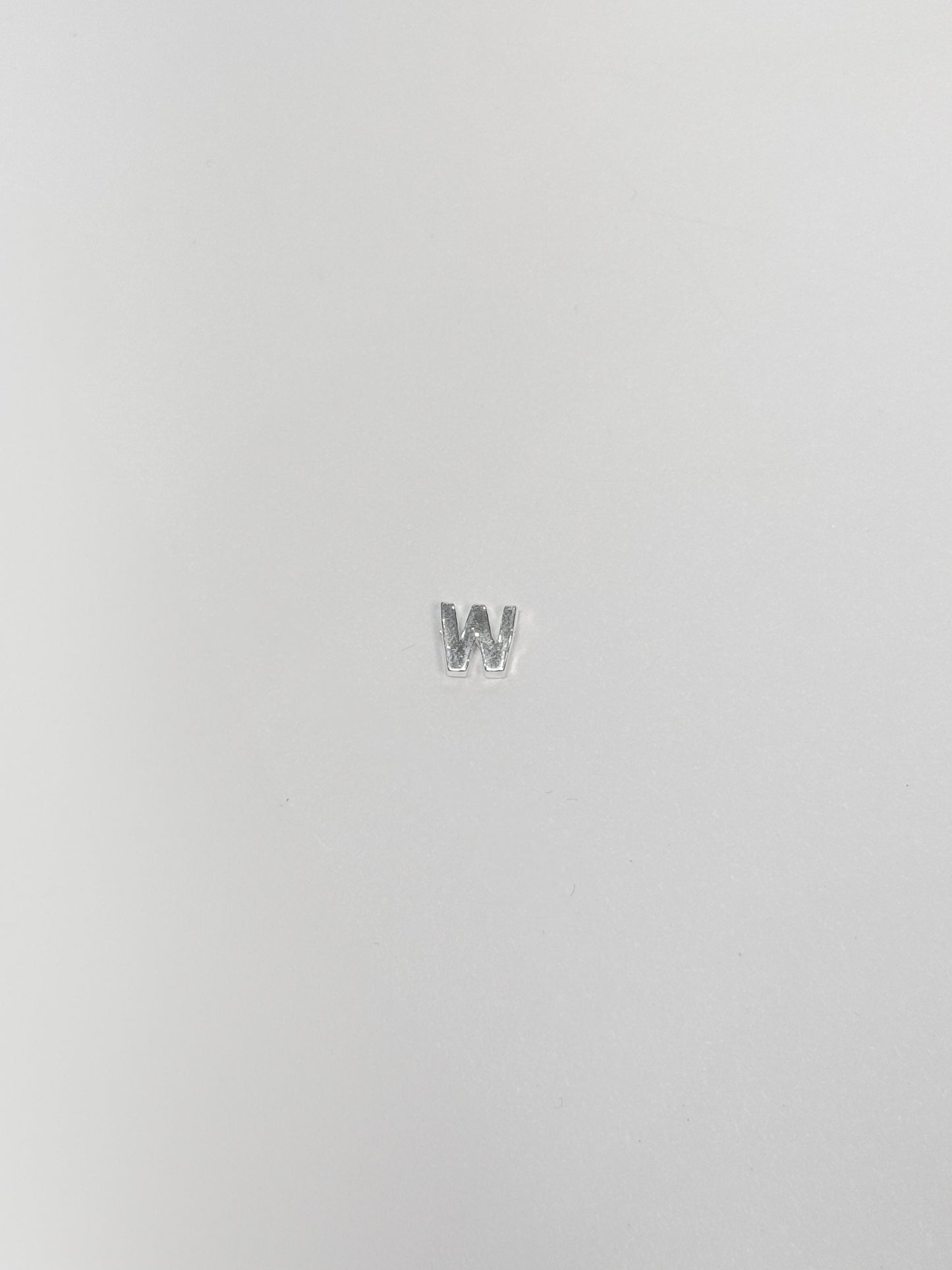 Cadena con inicial con dije pasante