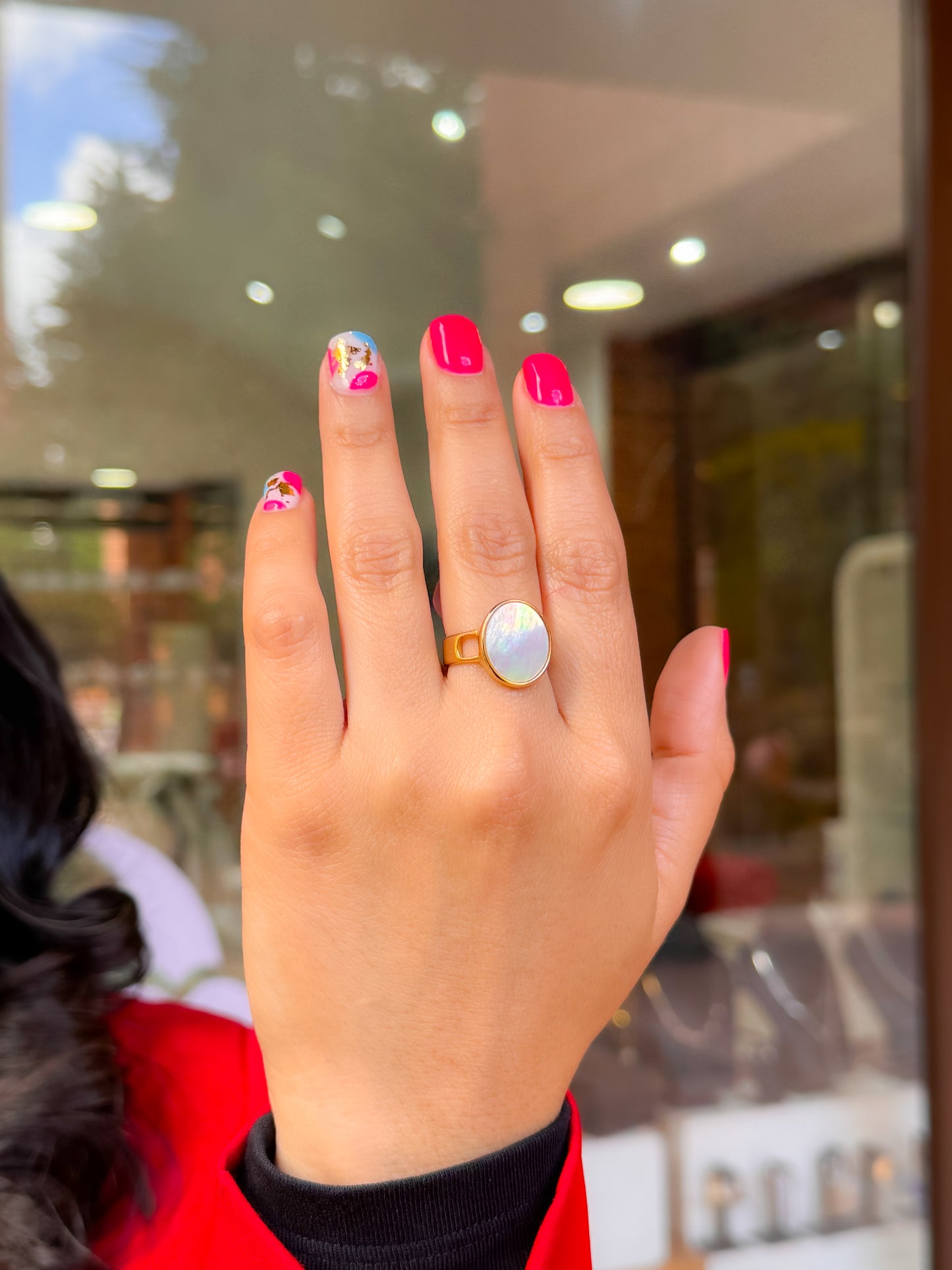 Anillo ovalo en nácar