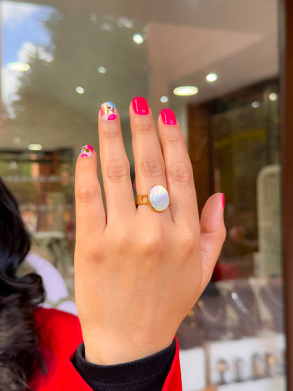 Anillo ovalo en nácar