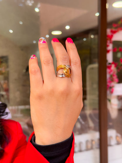 Anillo dos oros entrelazado