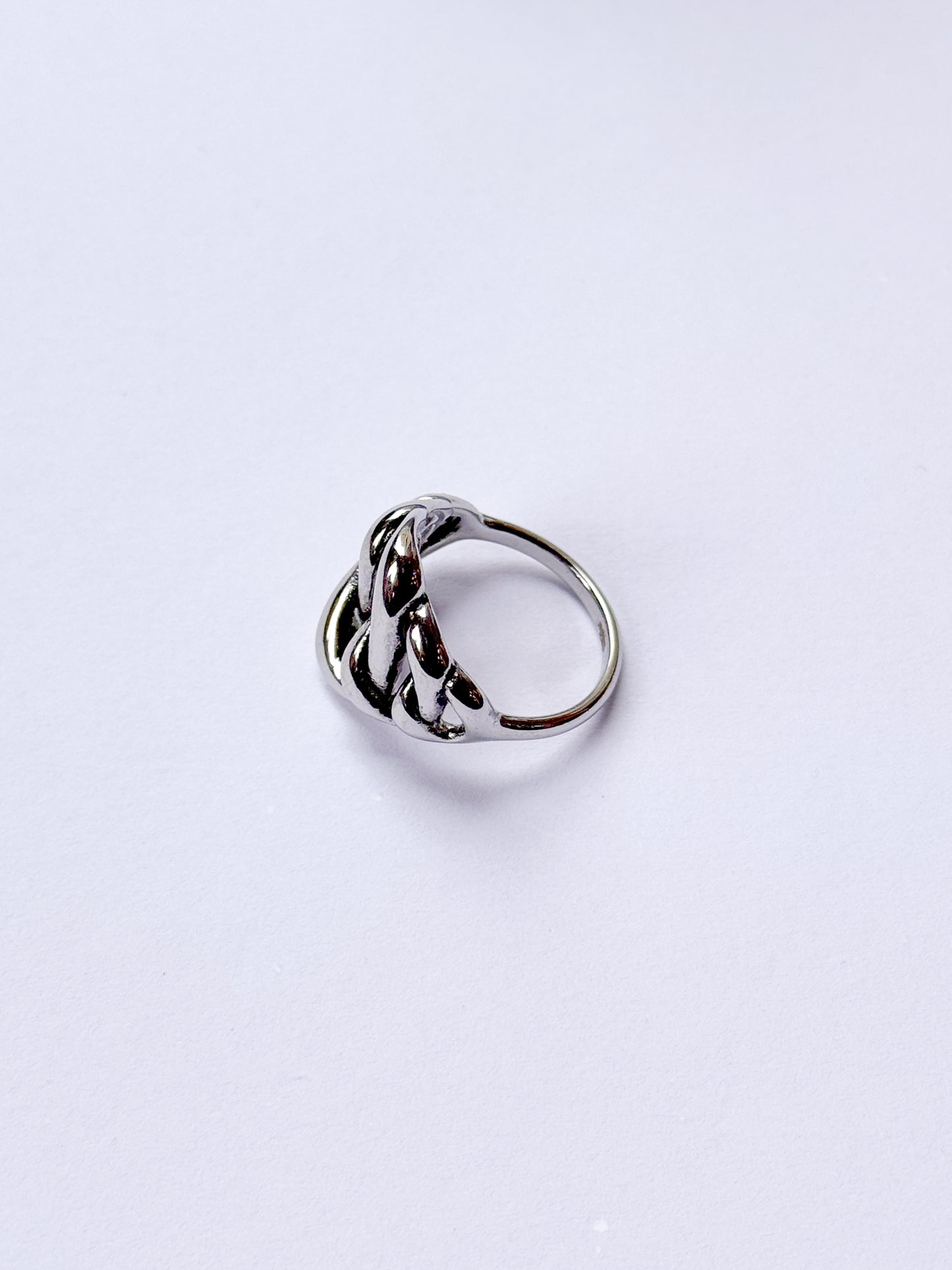 Anillo enredadera plateada