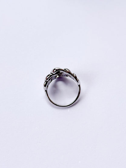 Anillo enredadera plateada