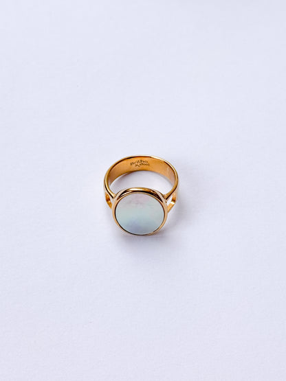 Anillo ovalo en nácar