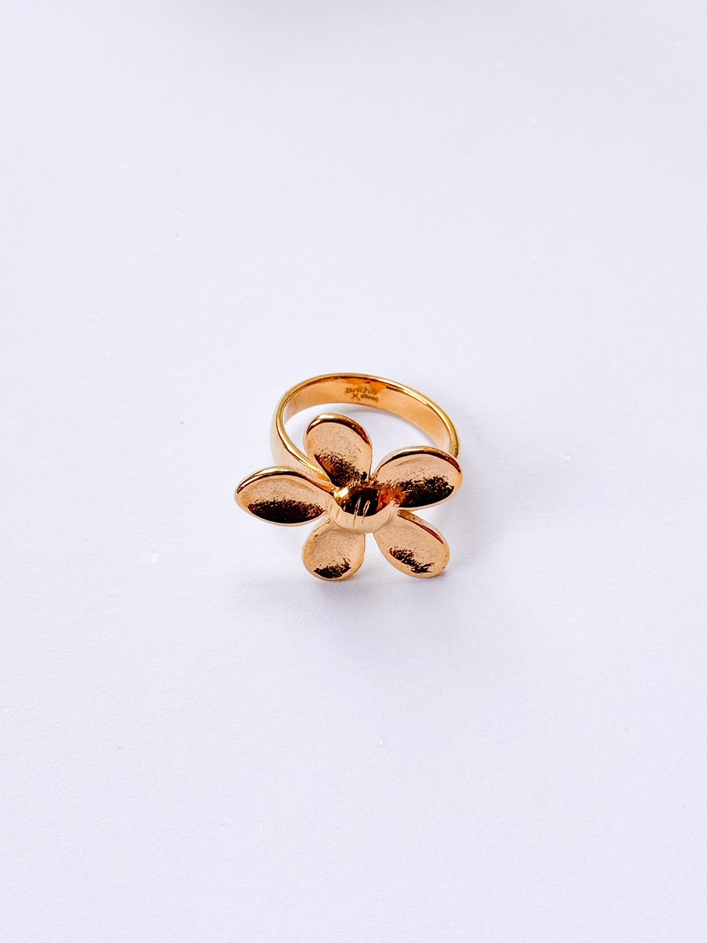 Anillo flor texturizada