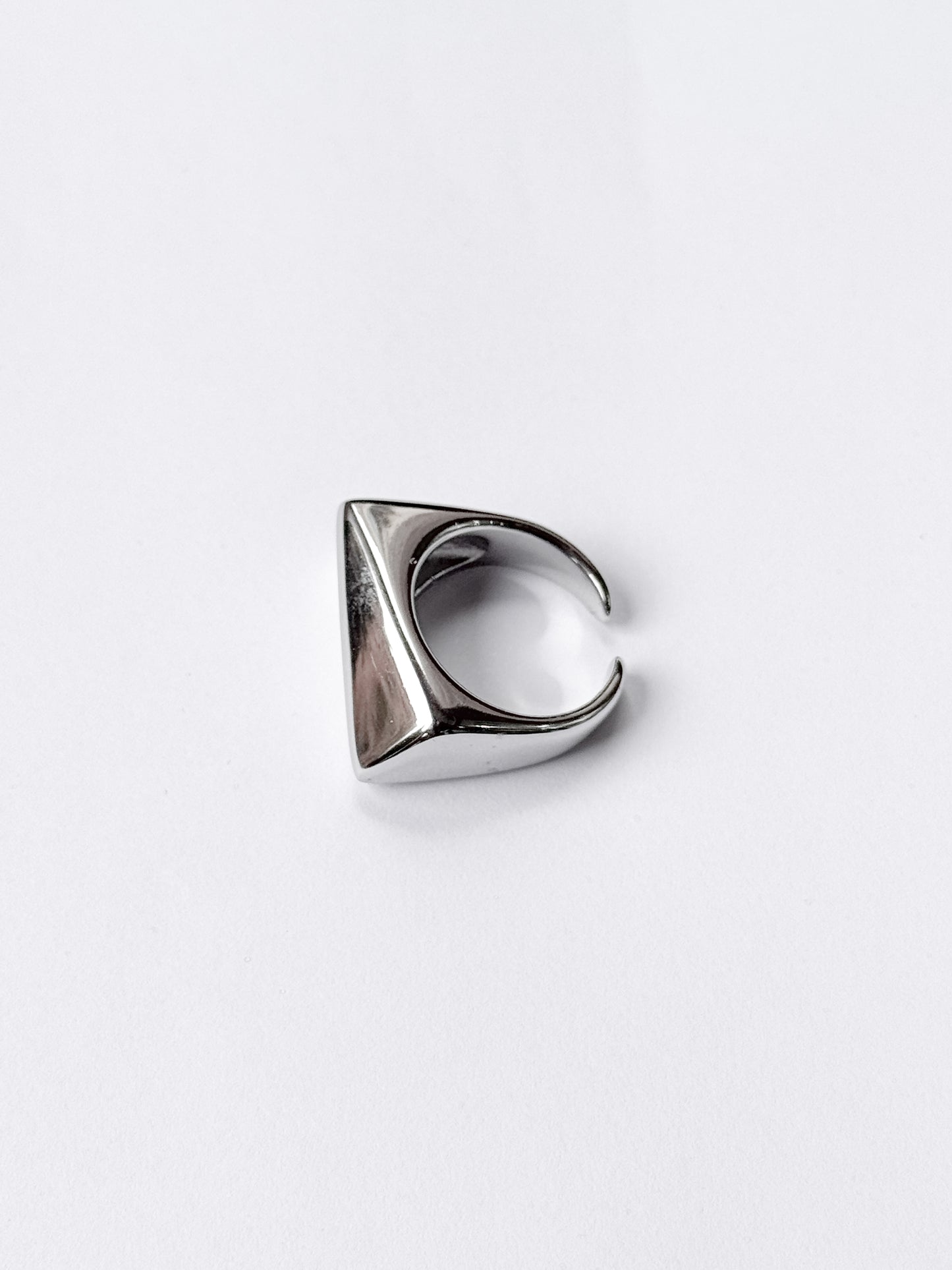 Anillo geometrizado