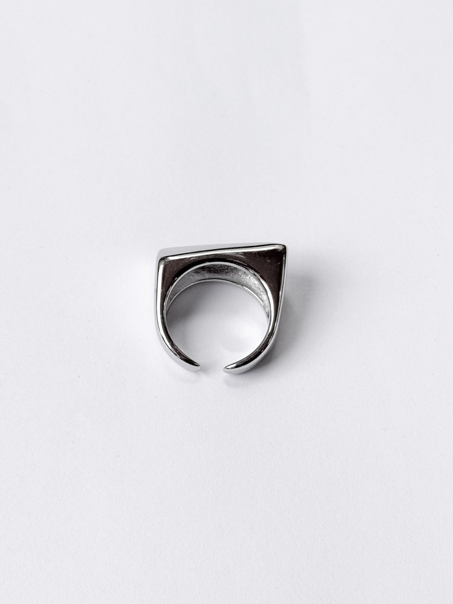 Anillo geometrizado