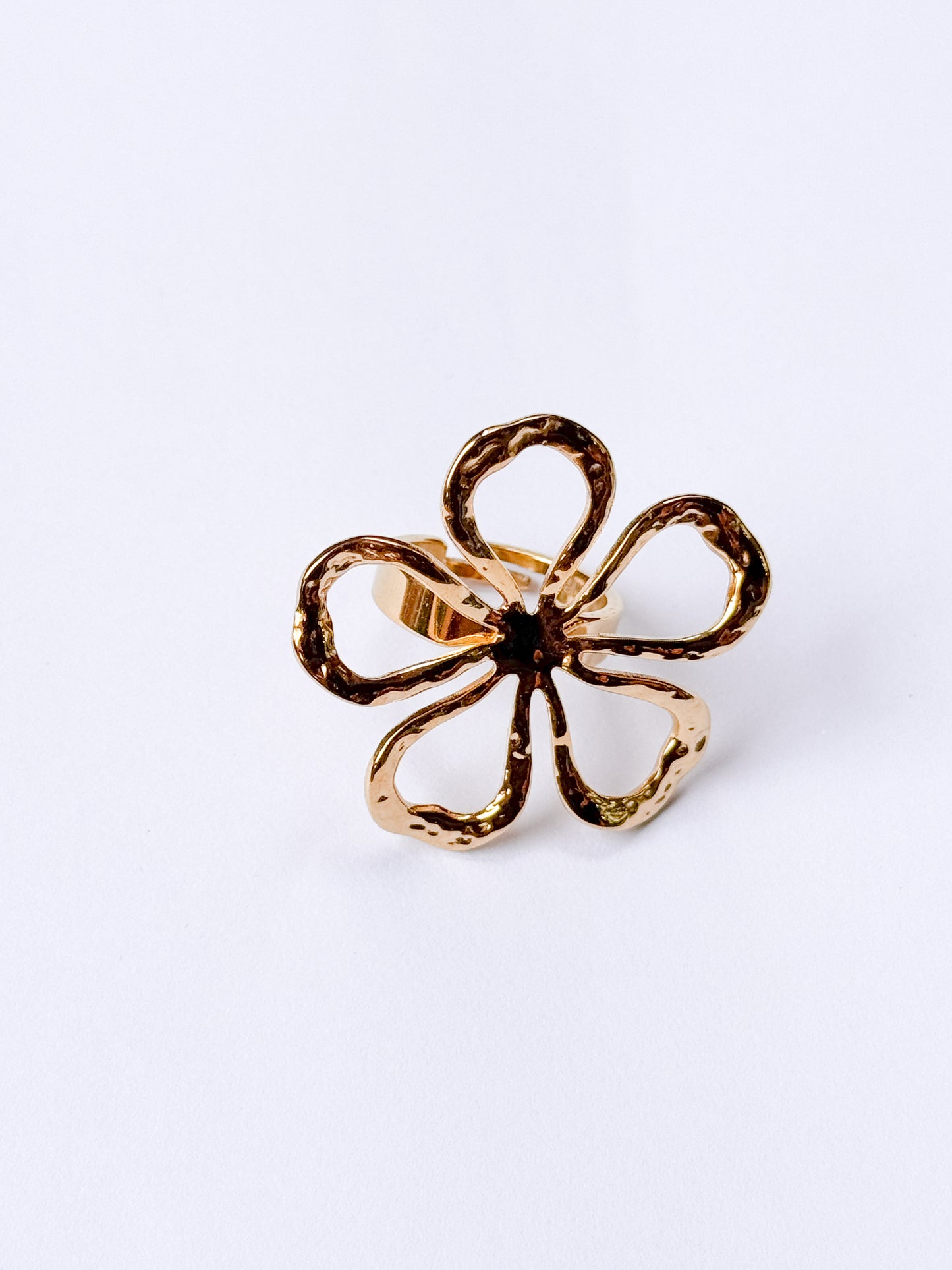 Anillo flor siluetada