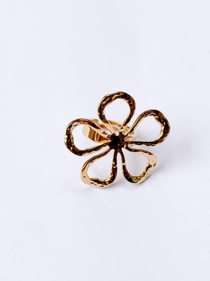 Anillo flor siluetada