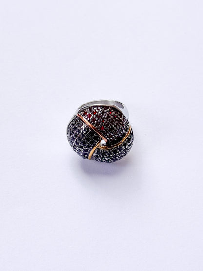 Anillo esfera de cristales