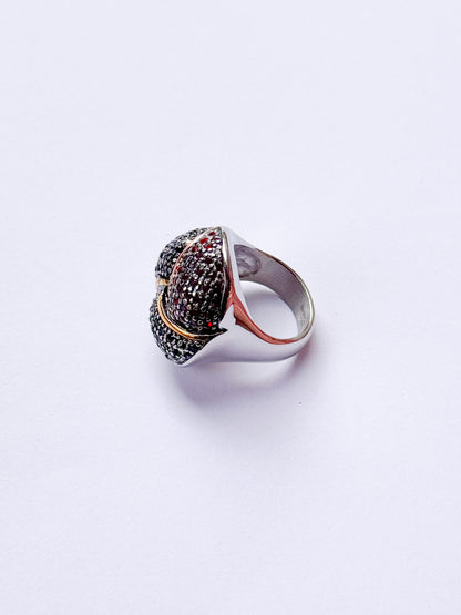 Anillo esfera de cristales