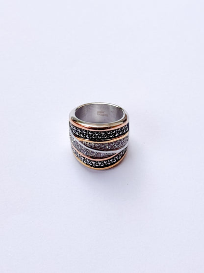 Anillo lazos brillantes