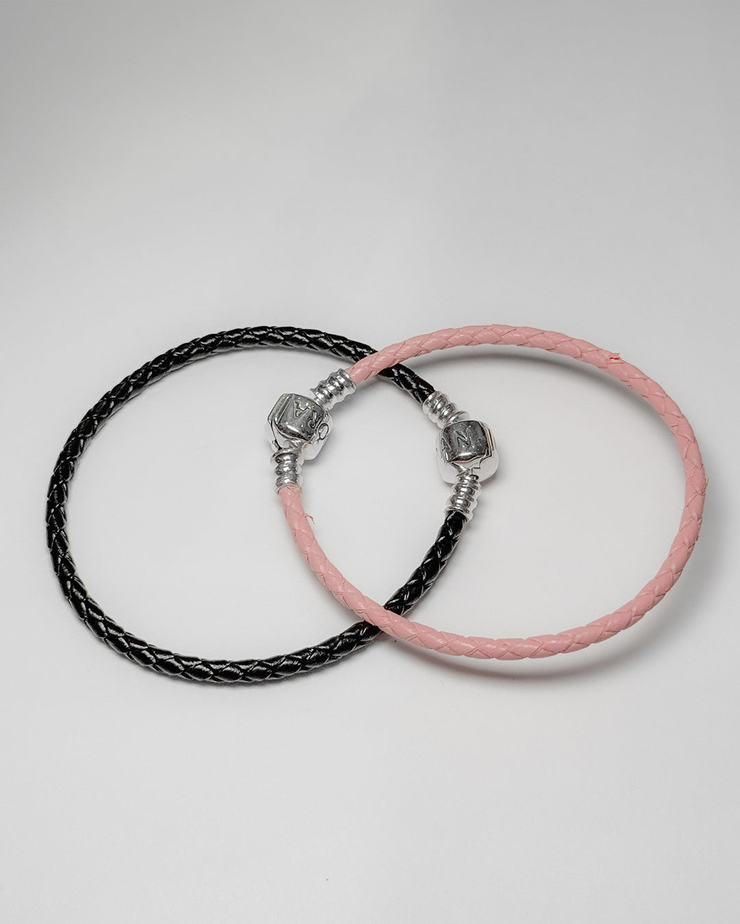 Pulsera cuero broche en cilindro